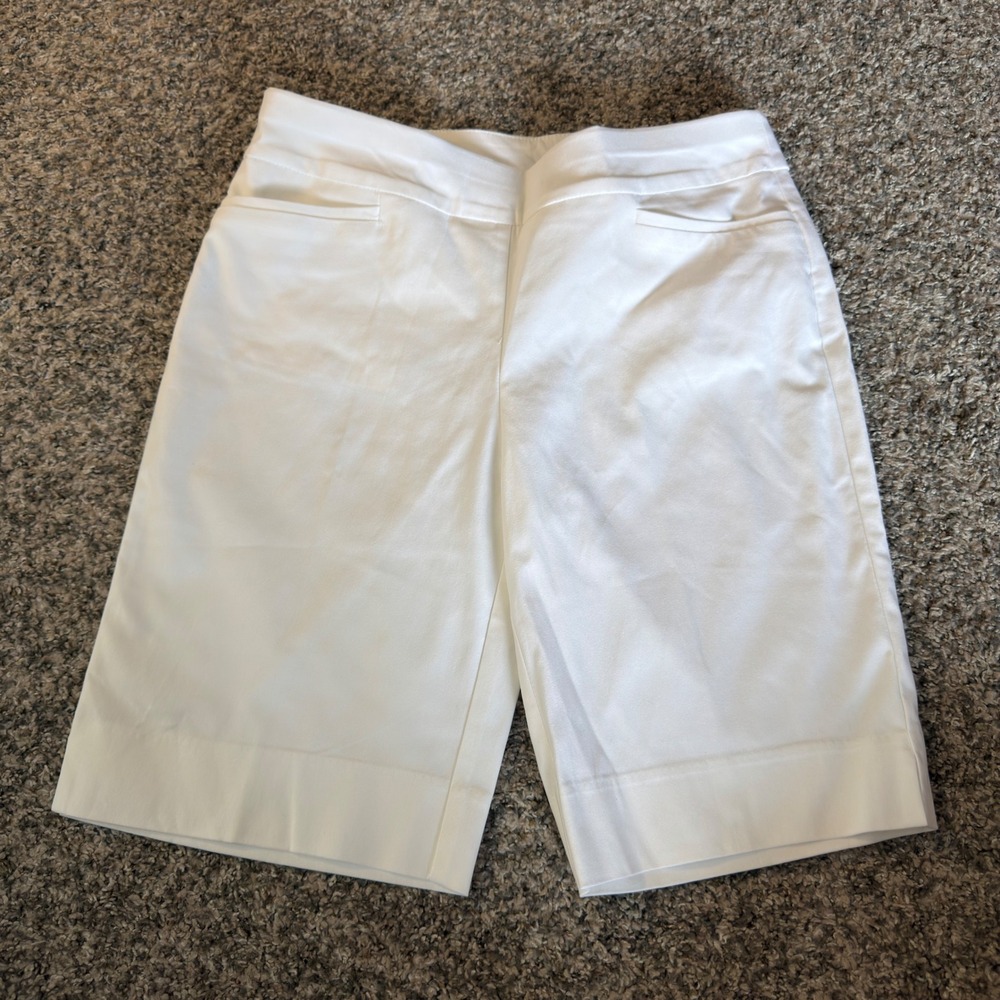 Chicos So Slimming Brigitte Shorts White Pull On Stretch Bermuda Size 0.5 US 6